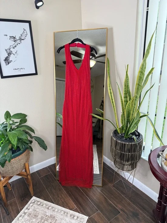 Red Halter V-Neck Maxi Dress - Picture 2 of 6